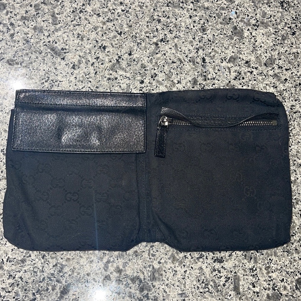 GUCCI |Authentic Gucci Vintage GG Canvas Belt Bag / Bum Bag